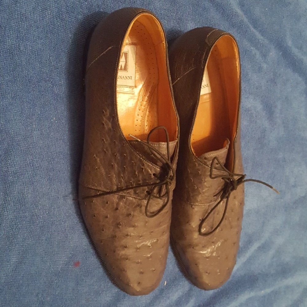 Shoes - Picture 2 of 4